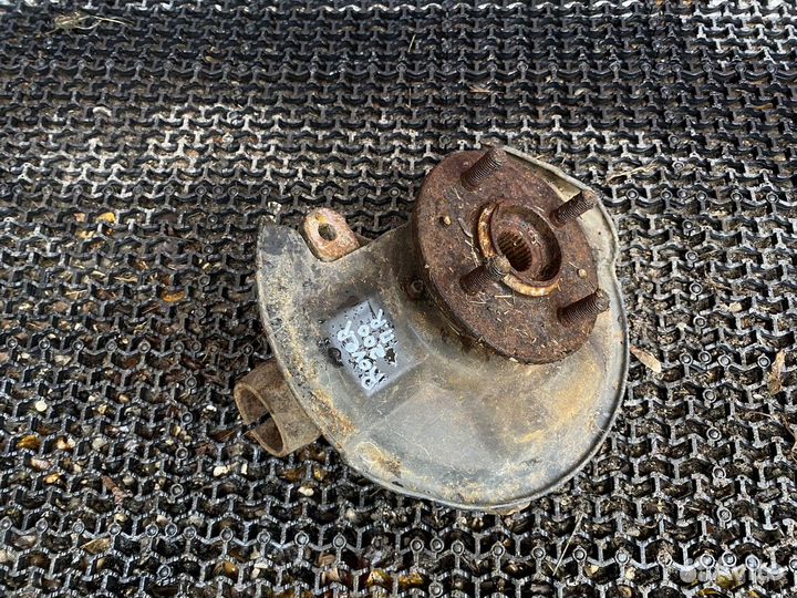 Кулак поворотный правый Ровер 200 Rover 200