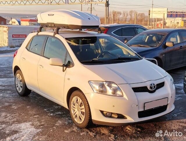 Бокс на крышу Broomer белый глянец Toyota Auris