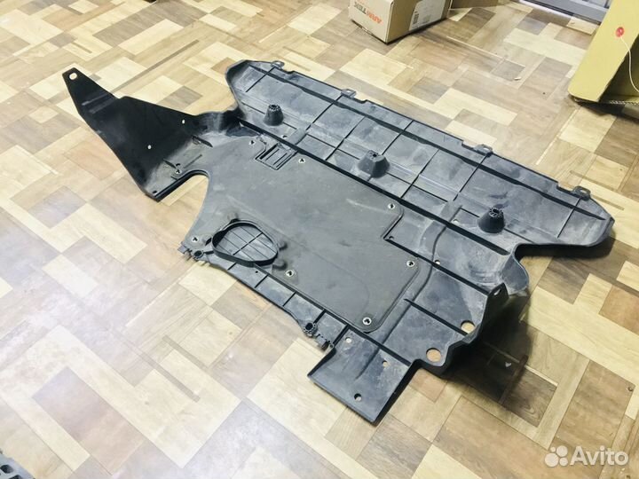 Пыльник двигателя центральный subaru forester S14