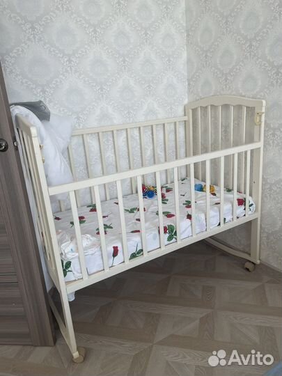 Детская кровать с матрасом