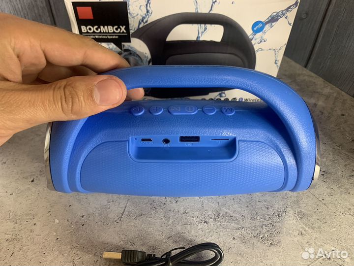 Новая беспроводная колонка JBL BoomBox Mini