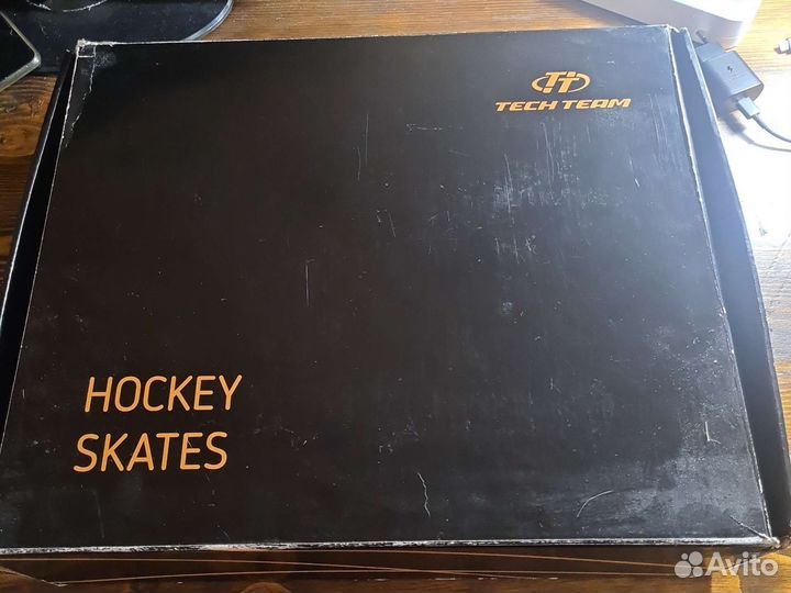 Коньки хоккейные