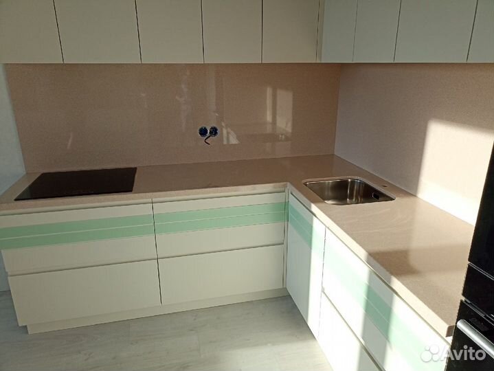 Столешница из искусственного камня с мойкой