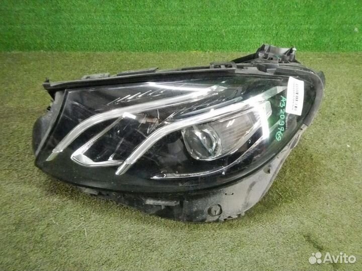 Фара левая Mercedes-Benz E-Class