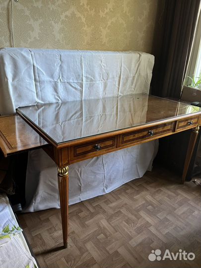 Стол письменный