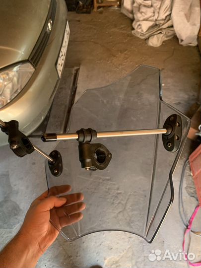 Ветровое стекло на мотоцикл