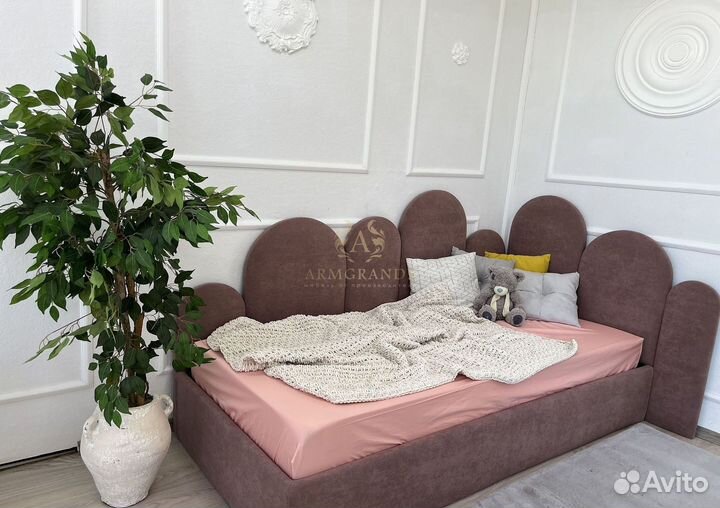 Кровать с мягким изголовьем от производителя