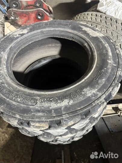Продам шины на мини-погрузчик,10/16.5 бу