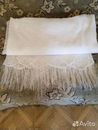 Гардина новая, большая, с бахромой