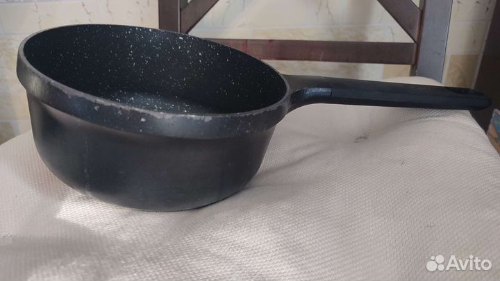 Ковш с антипригарным покрытием