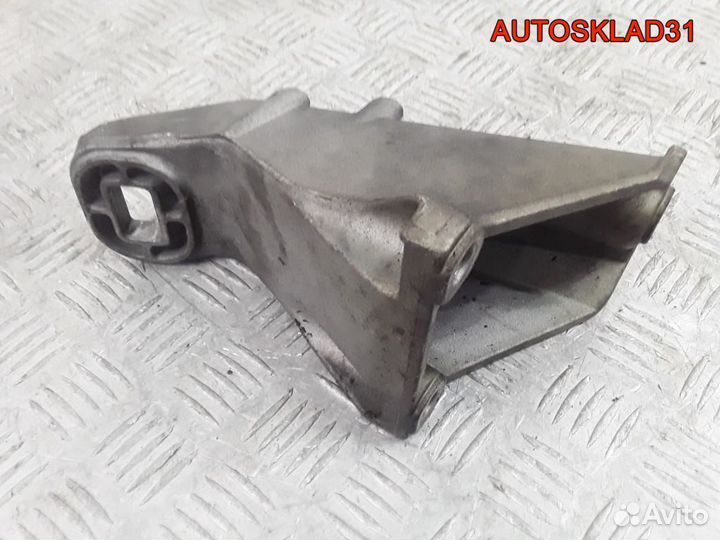 Кронштейн двигателя левый Audi 100 C4 4A0199307A
