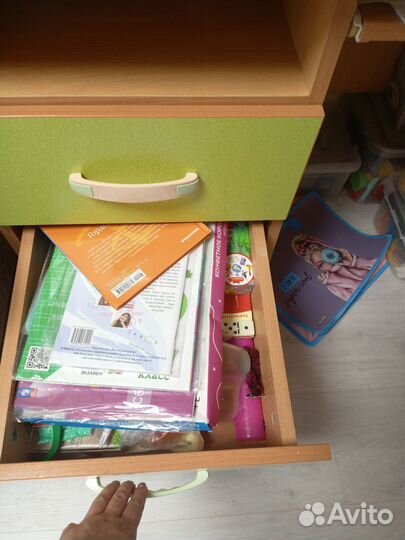 Детский письменный стол