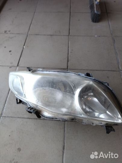 Фара правая на toyota corolla Е150