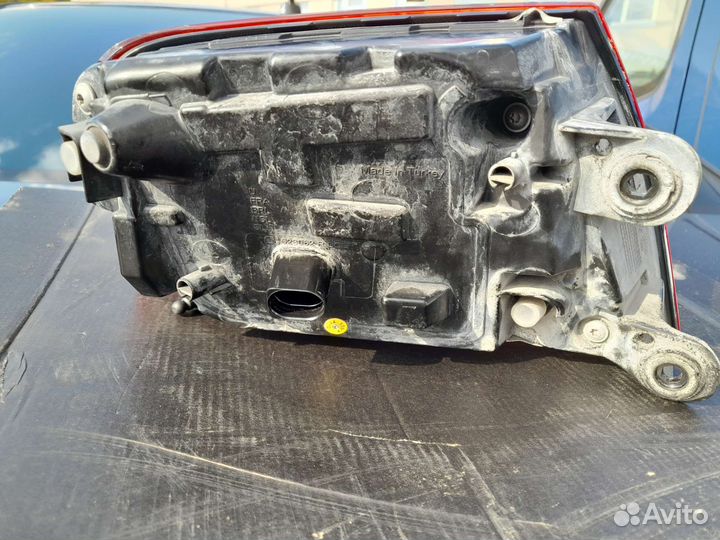 Фонарь Ауди 8 в крыло 4H0945096H