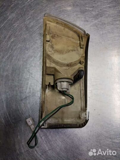 Поворотник правый Mazda 626 GD