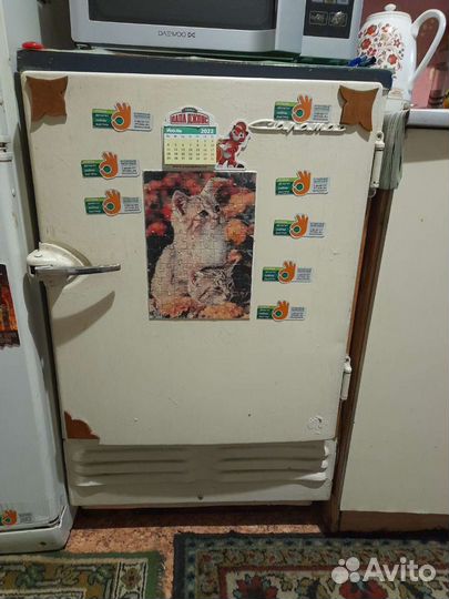 Холодильник бу маленький ретро