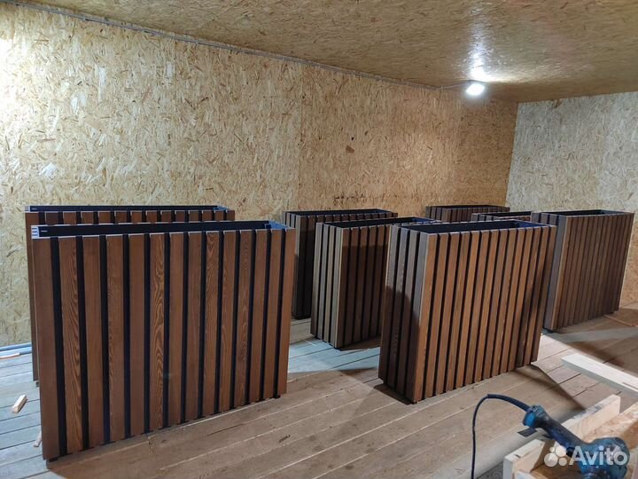 Деревянные кашпо для цветов