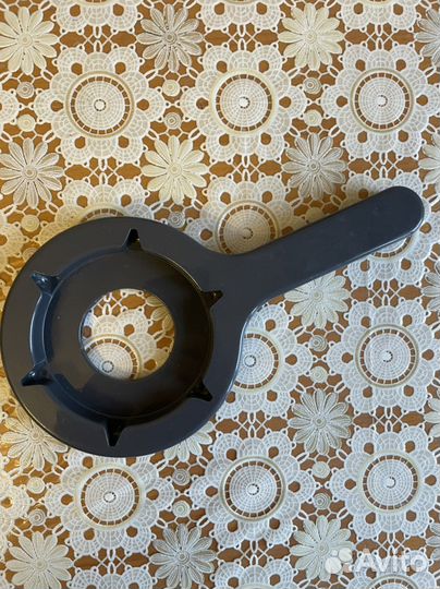 Решетка, ручка- ключ Kenwood MG700