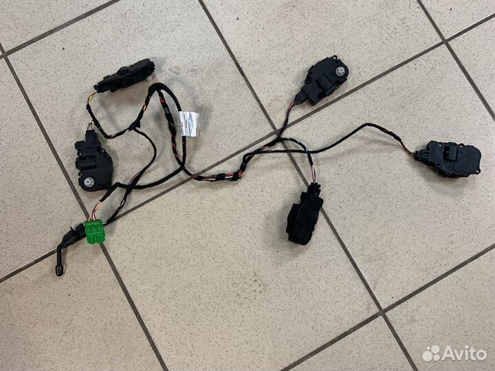 Du445001 проводка печки Land-Rover Range Rover Evo