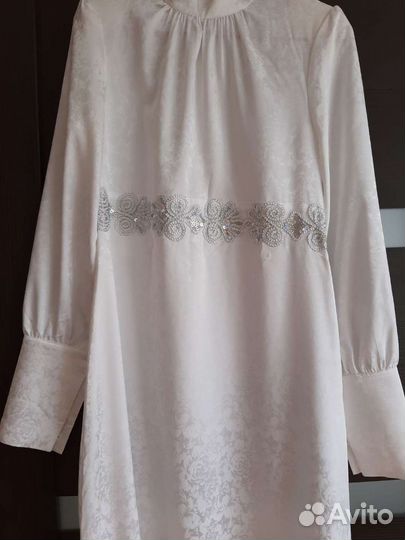 Платье на никах