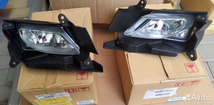 Фара туманная левая оригинал Mazda VDG51680C