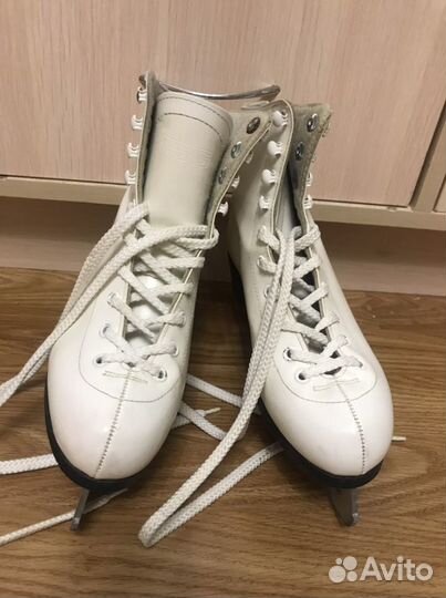Коньки, 35 размер, стелька 22 см