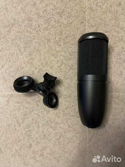 Студийный микрофон akg p120