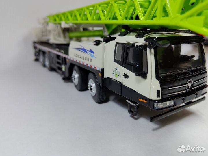 Коллекционная модель автокрана loxa 1:43