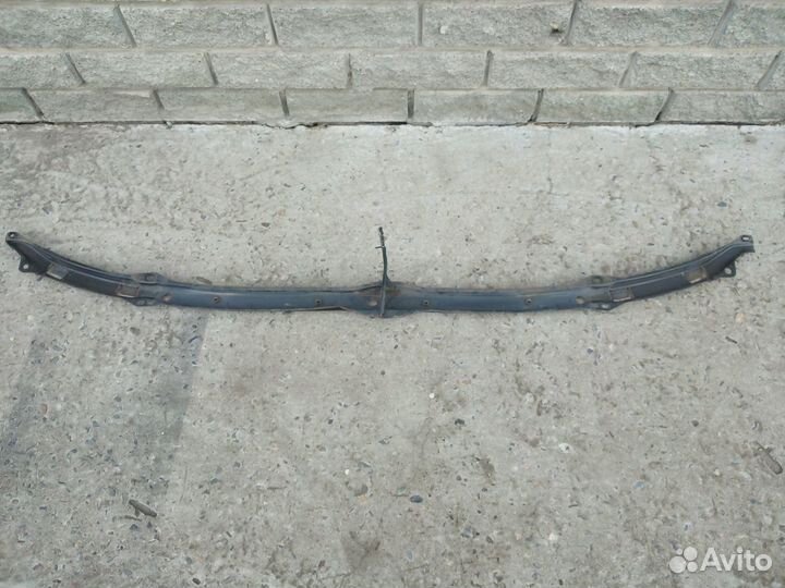 Планка передняя под фары (сабля ) на Тойота Карина