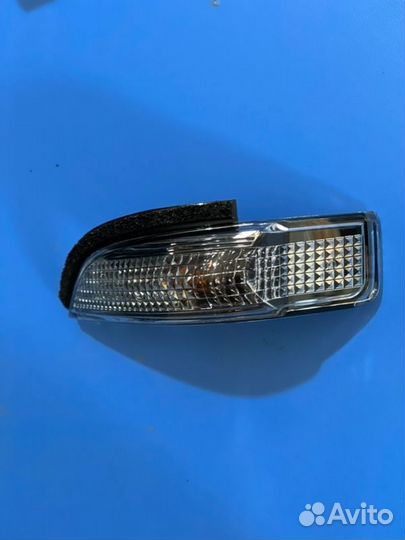 Повторитель поворота передний левый Toyota Camry