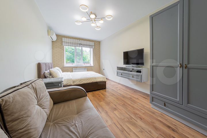 1-к. квартира, 43 м², 2/5 эт.