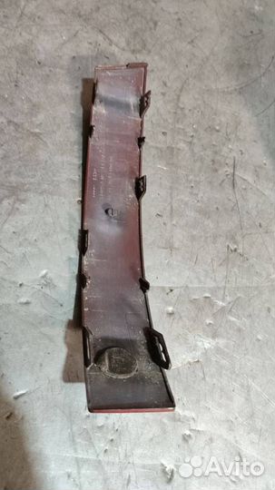Ус под фонарь Audi A4 B5 (1994 - 1999) 8D0945102