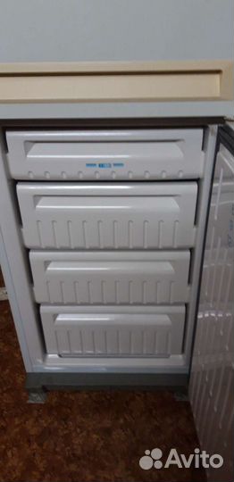 Холодильник 2-х камерный,белый,бу,stinol