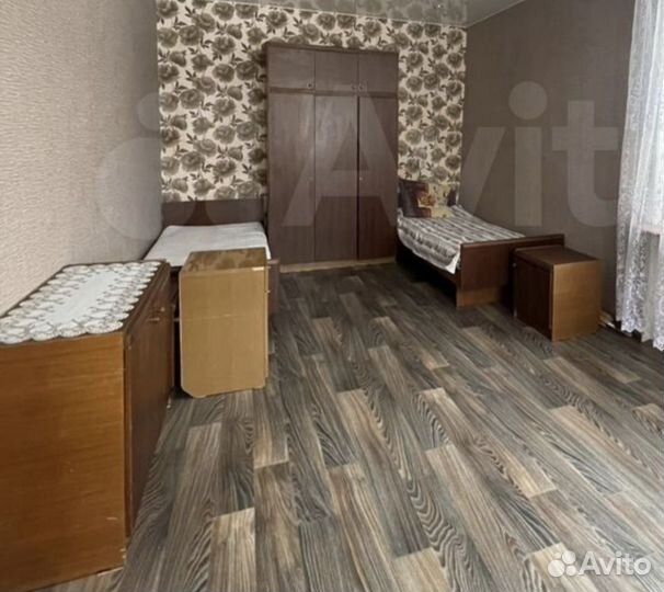 Мебель: шкаф, диван, кровать, стенка, стол, тумба