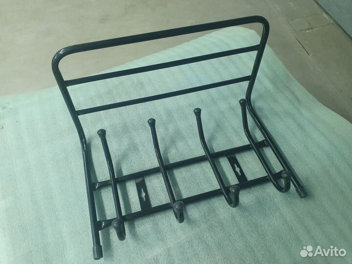 Вешалка настенная металлическая