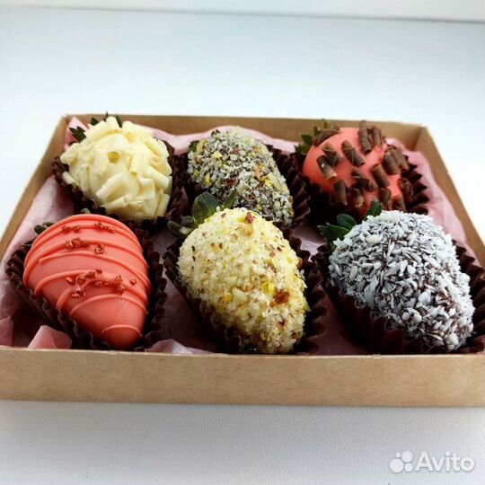 Бокс с 6 клубниками в шоколаде арт. 3184