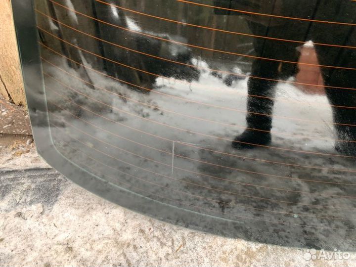 Стекло заднее Volkswagen Polo V рестайлинг 1.6