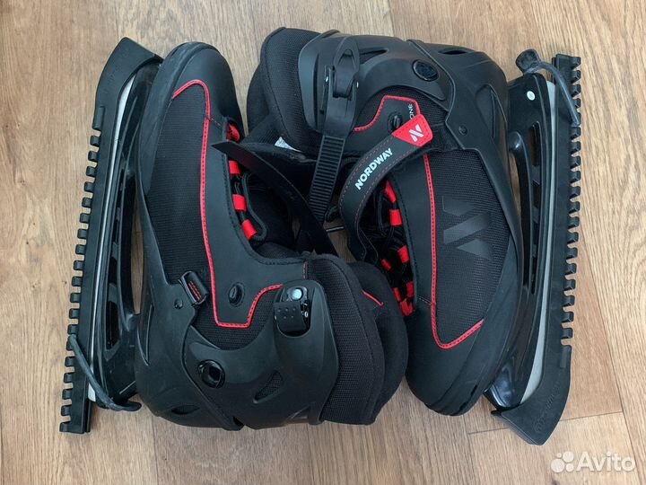 Коньки хоккейные