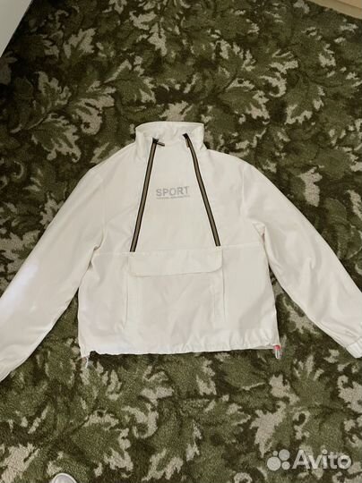 Ветровка в верху два замочка из плащевки