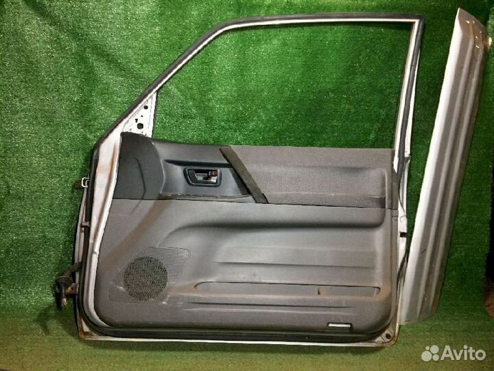 Дверь правая Mitsubishi Pajero III V65W Серебро рж