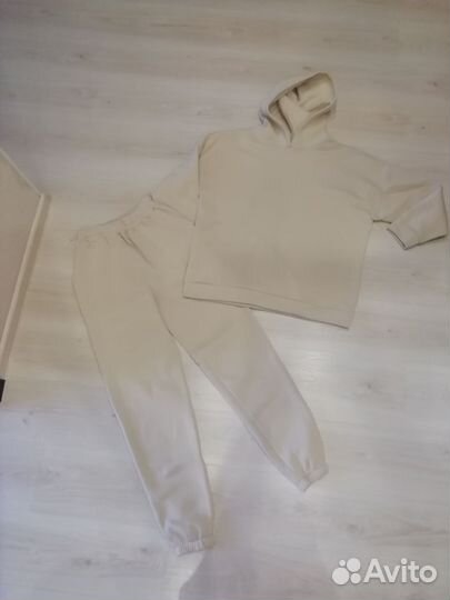 Спортивный костюм женский