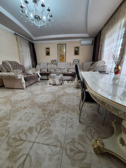 Дом 285 м² на участке 5 сот.