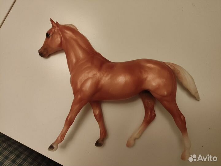 Лошадь и жеребёнок Breyer