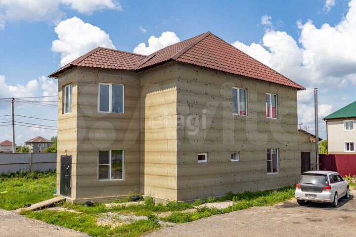 Коттедж 210 м² на участке 15 сот.