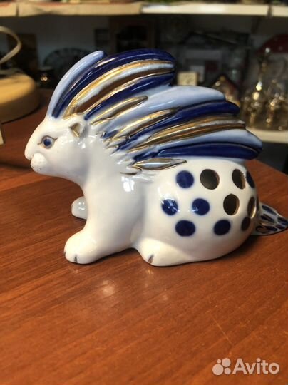 Фарфоровая статуэтка Дикообраз. Карандашница