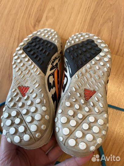 Бутсы сороконожки adidas р.31