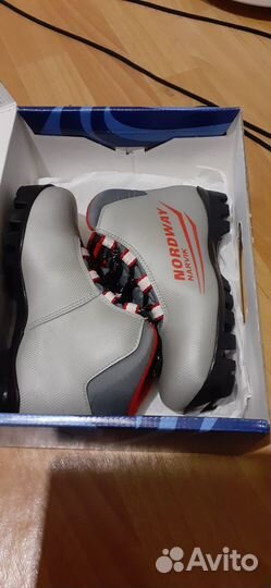 Лыжные ботинки