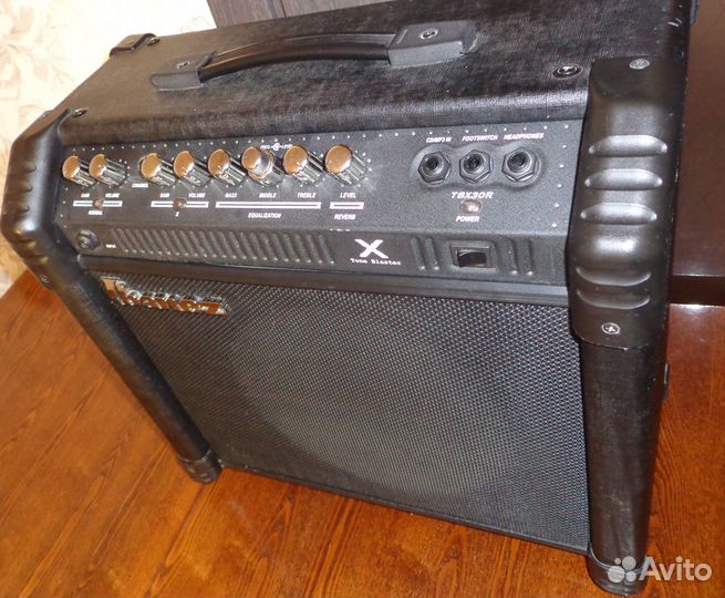 Комбоусилитель гитарный ibanez TBX30R,футсвитч