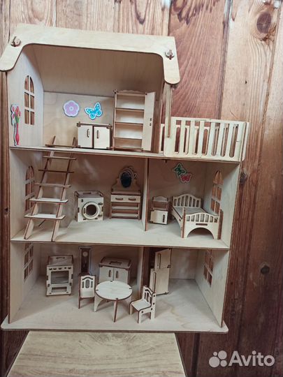 Кукольный домик с мебелью