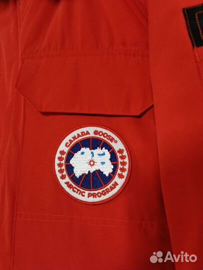 Парка пуховая Canada Goose красная